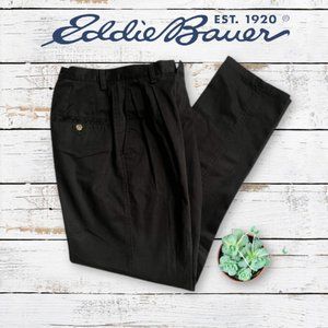 ⤵️EDDIE BAUER women’s Classic Fit pants